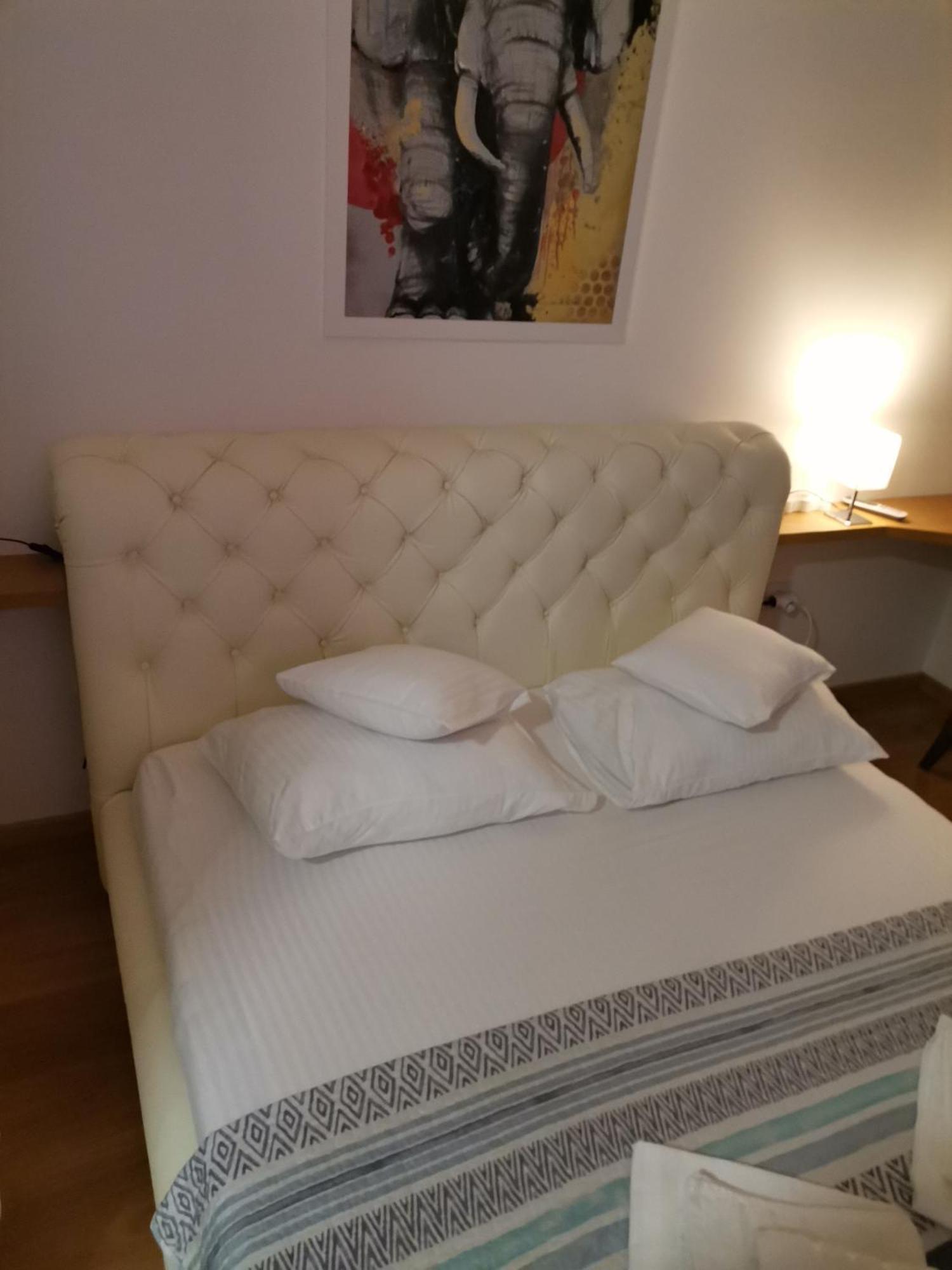 Pupin Palata Business Apartman B5 Újvidék Szoba fotó